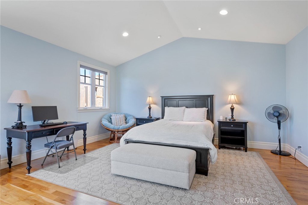 711 30th Property Photo 14