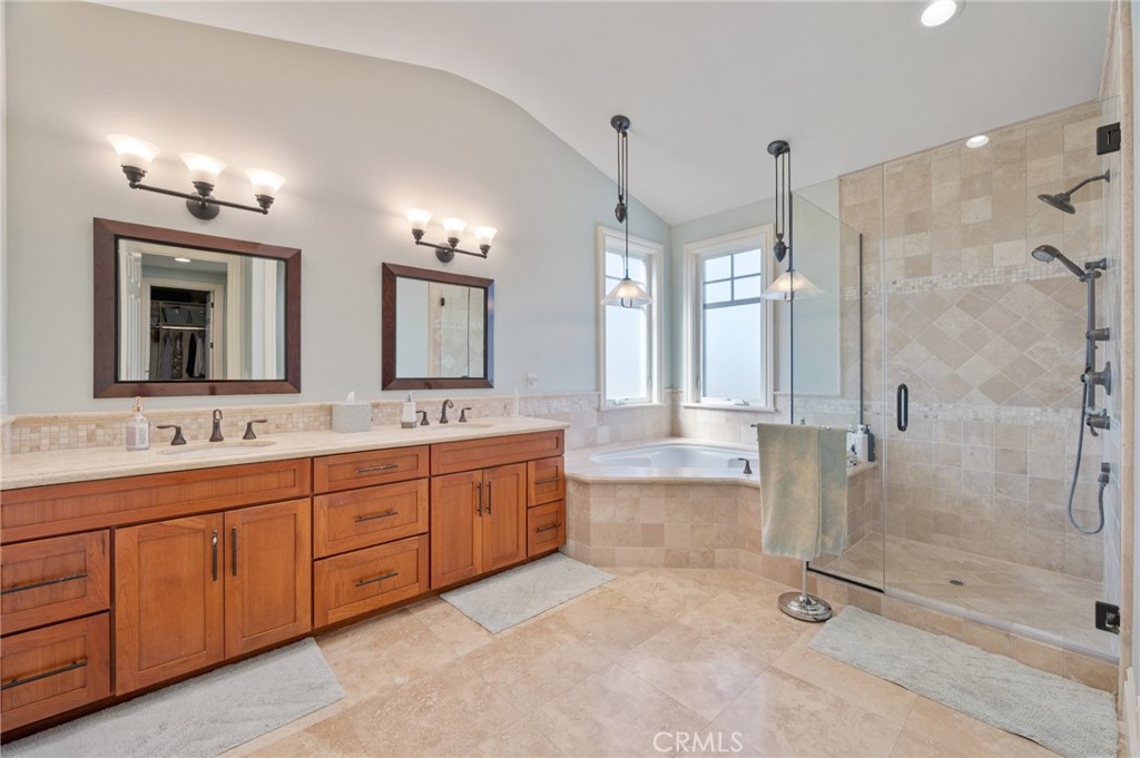 711 30th Property Photo 16
