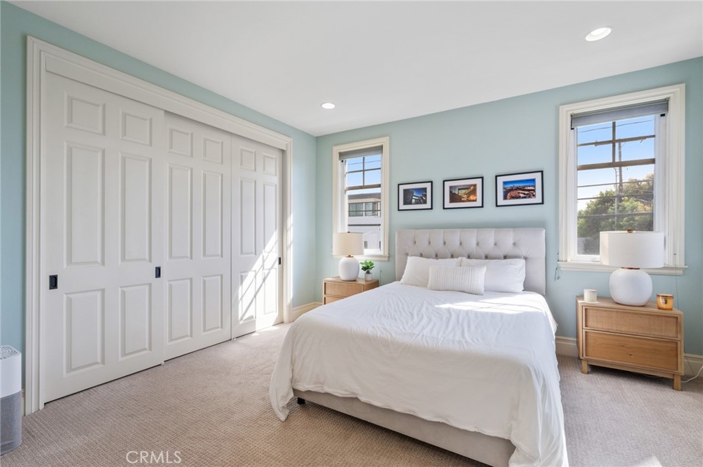 711 30th Property Photo 21