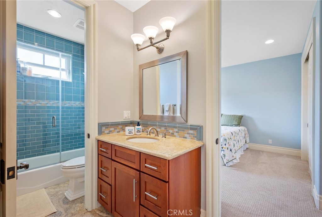 711 30th Property Photo 25