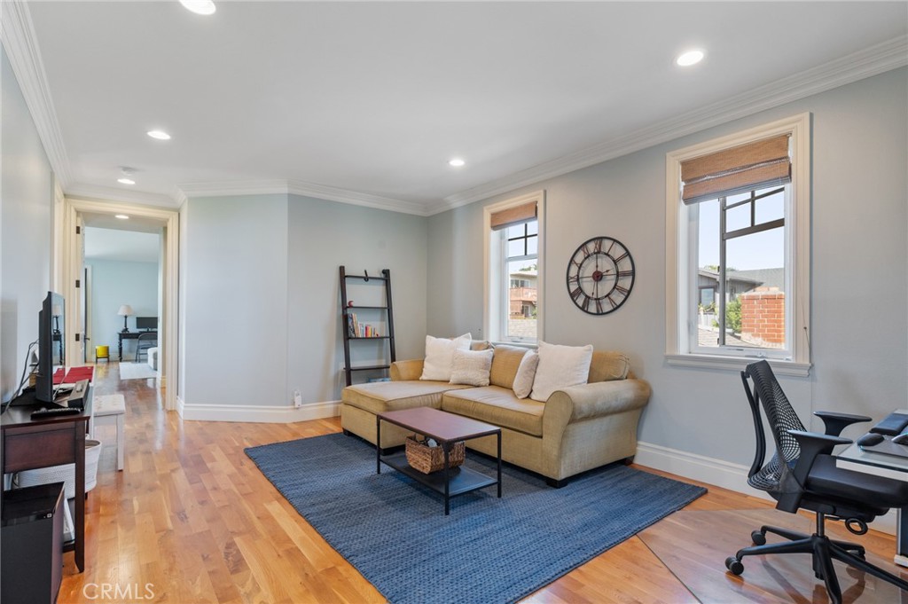 711 30th Property Photo 26