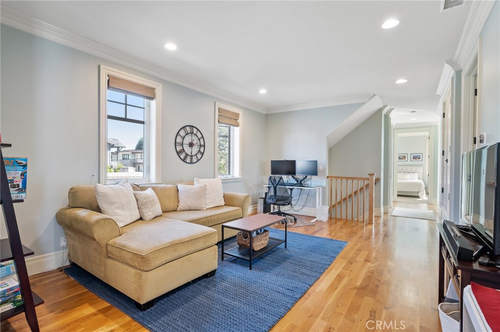 711 30th Property Photo 27