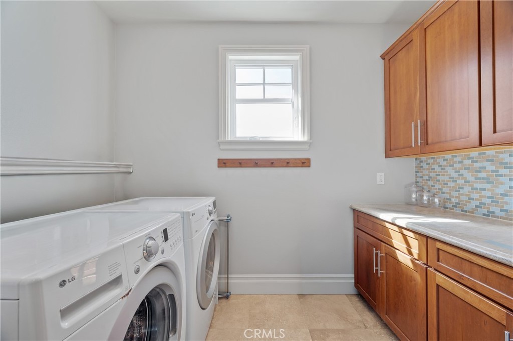 711 30th Property Photo 28