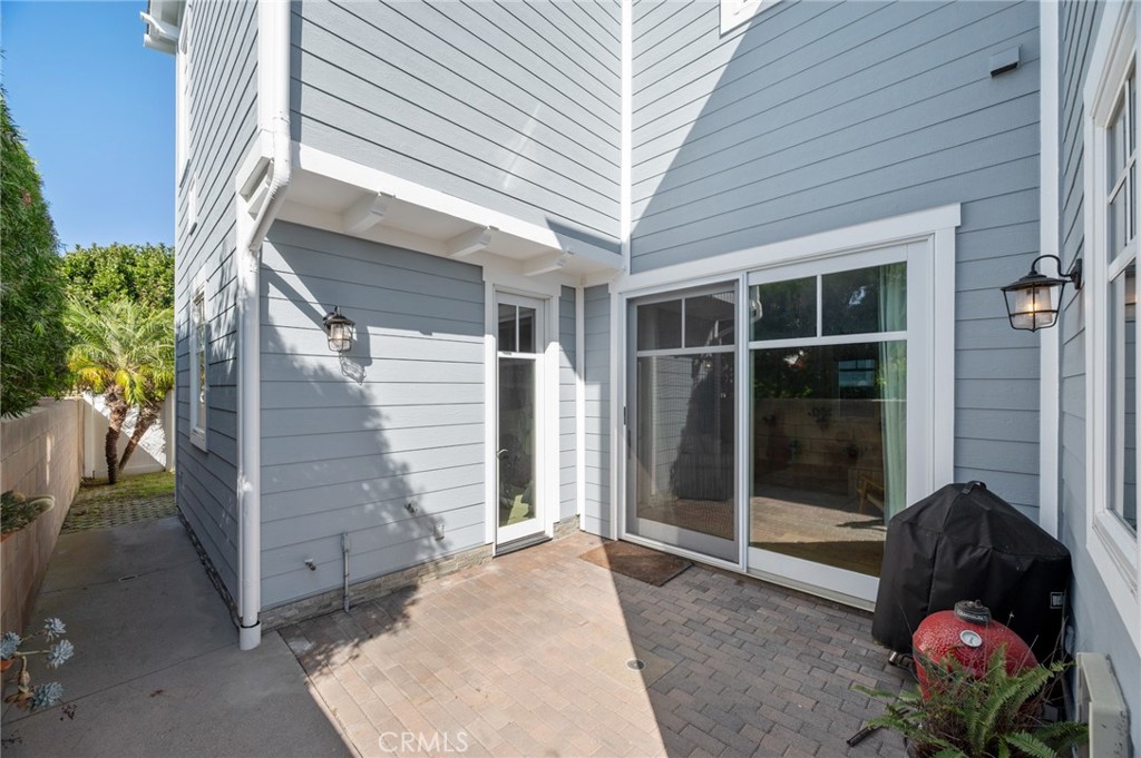 711 30th Property Photo 32