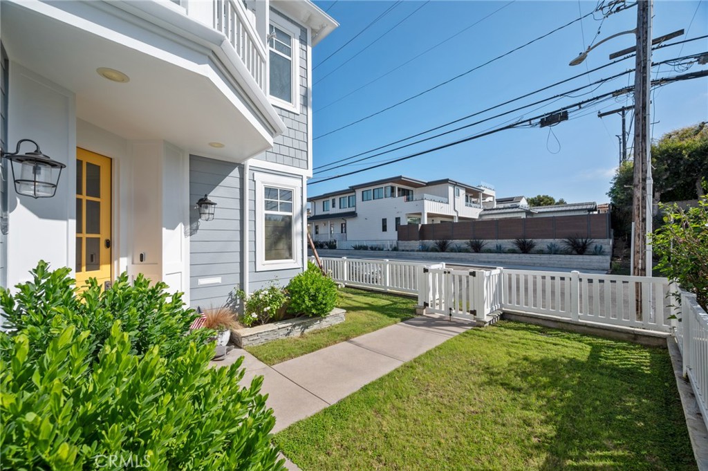 711 30th Property Photo 35