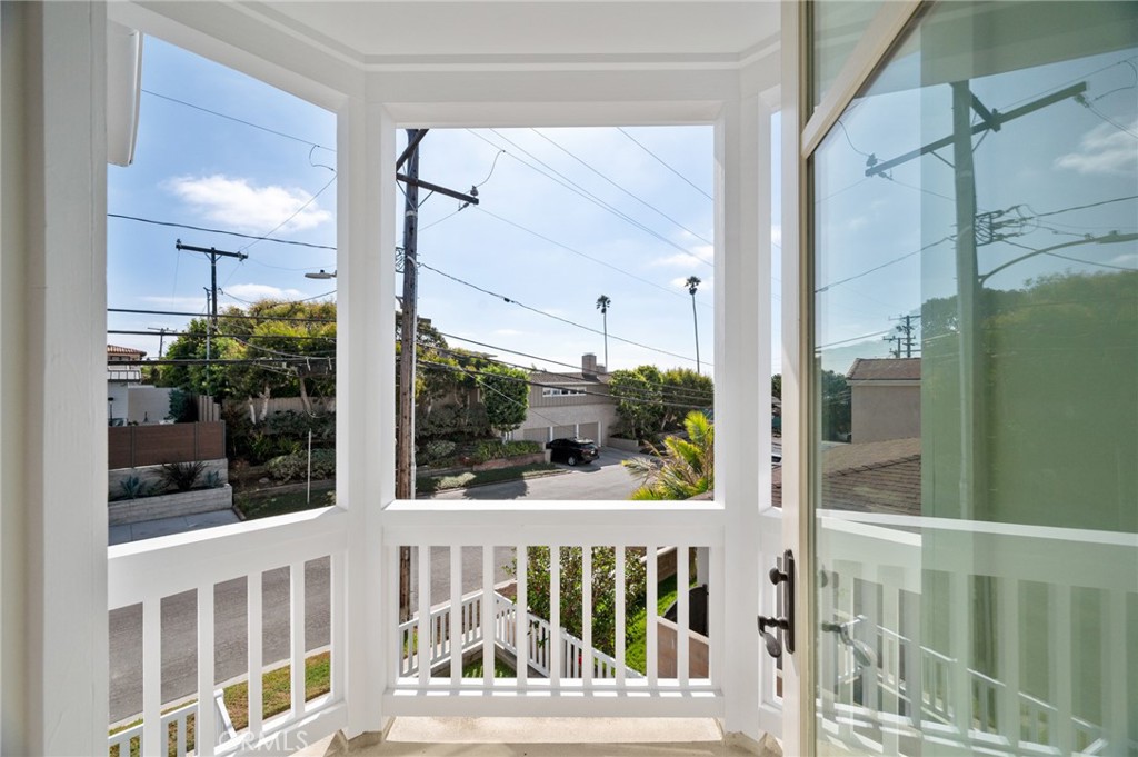 711 30th Property Photo 36