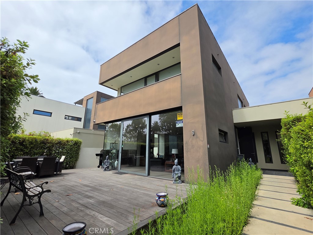 9 Temple Property Photo 1