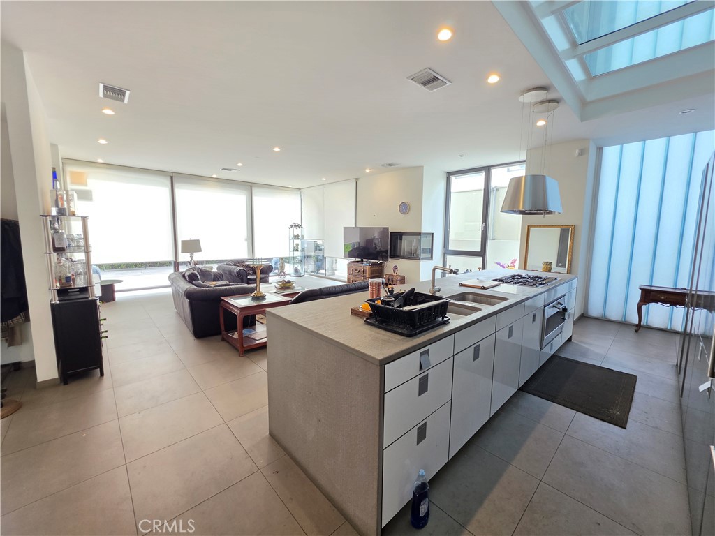 9 Temple Property Photo 1