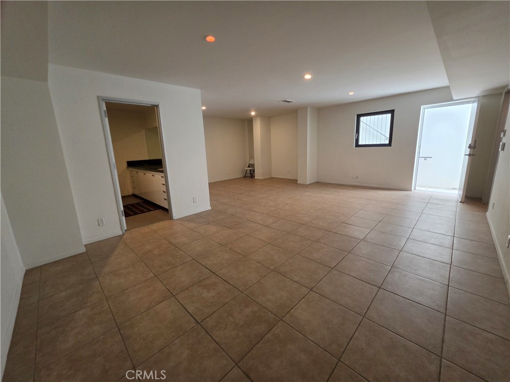 9 Temple Property Photo 32