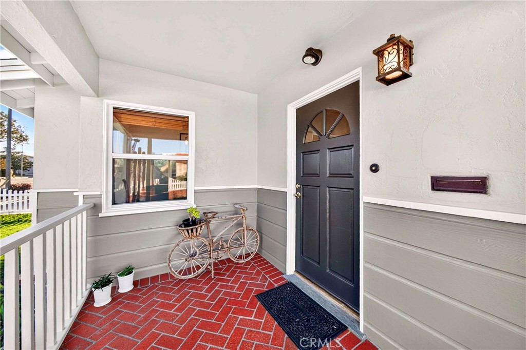 1645 Date Property Photo 5