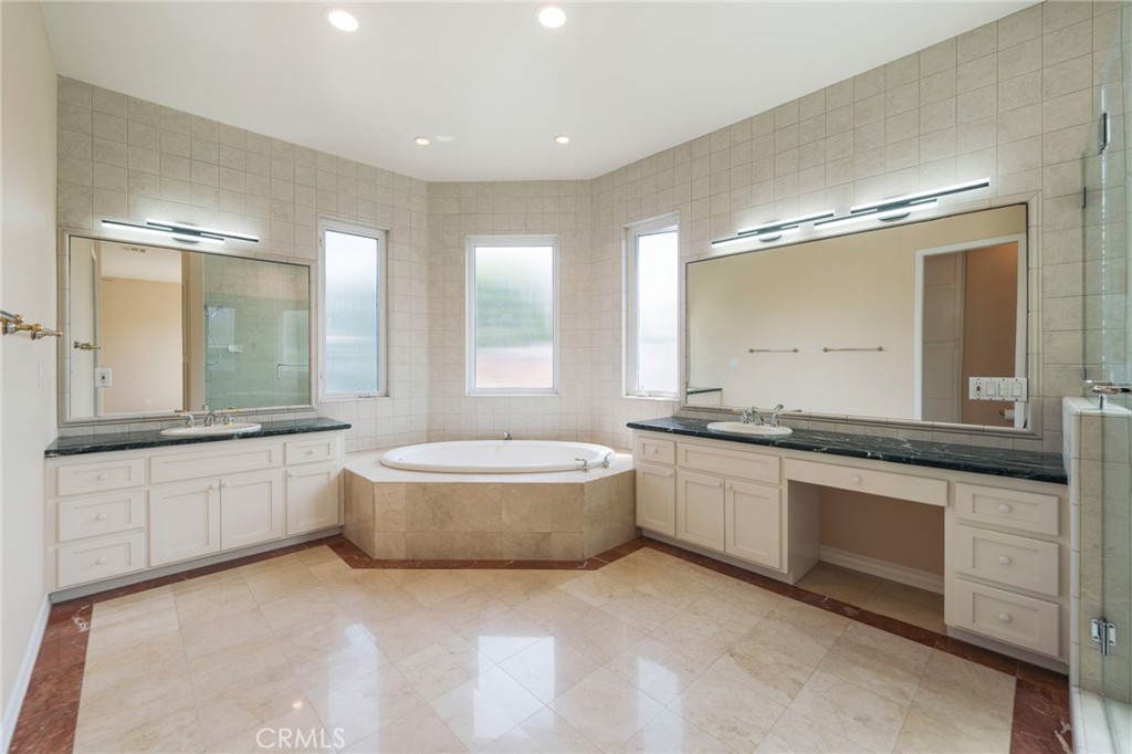 1300 Elm Avenue Property Photo 25