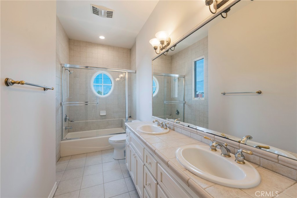 1300 Elm Avenue Property Photo 32