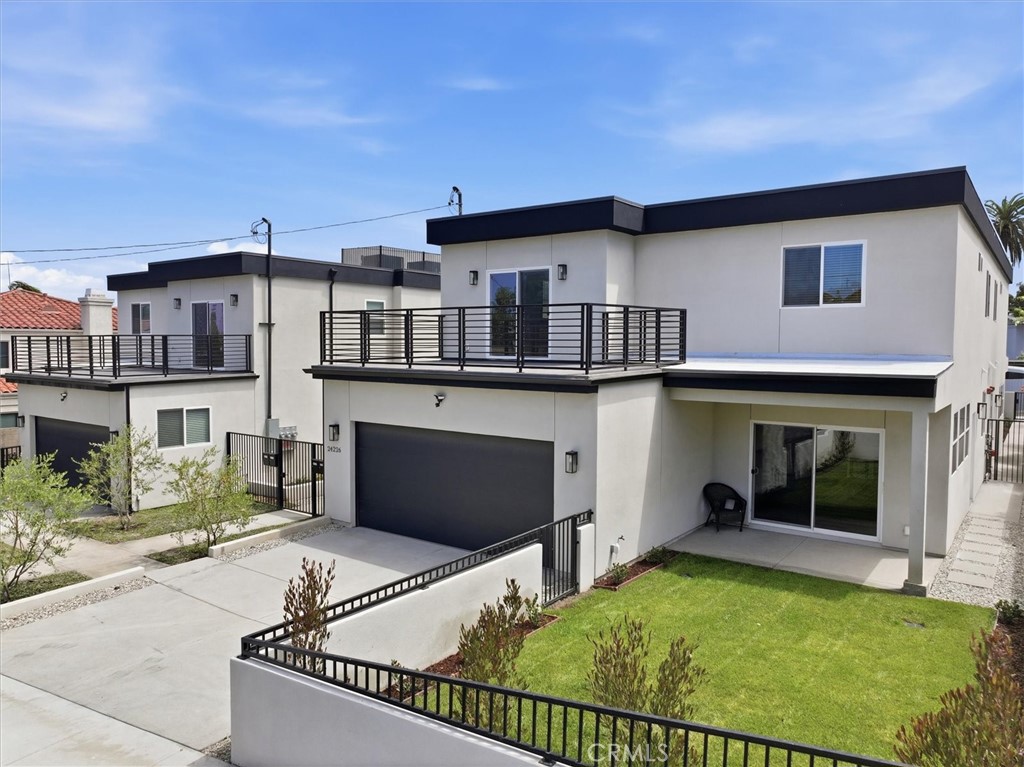 24224 Ocean Avenue Property Photo 6