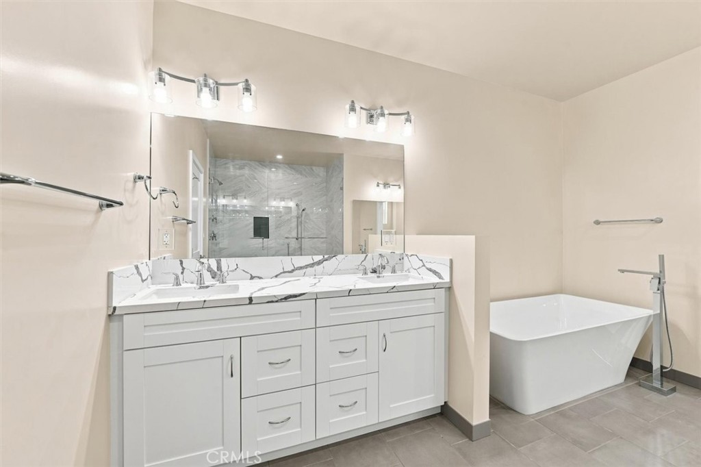 24224 Ocean Avenue Property Photo 37