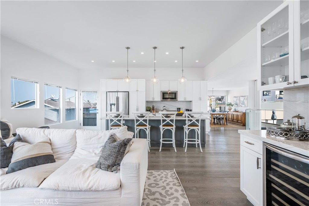 647 1st Place Property Photo 12