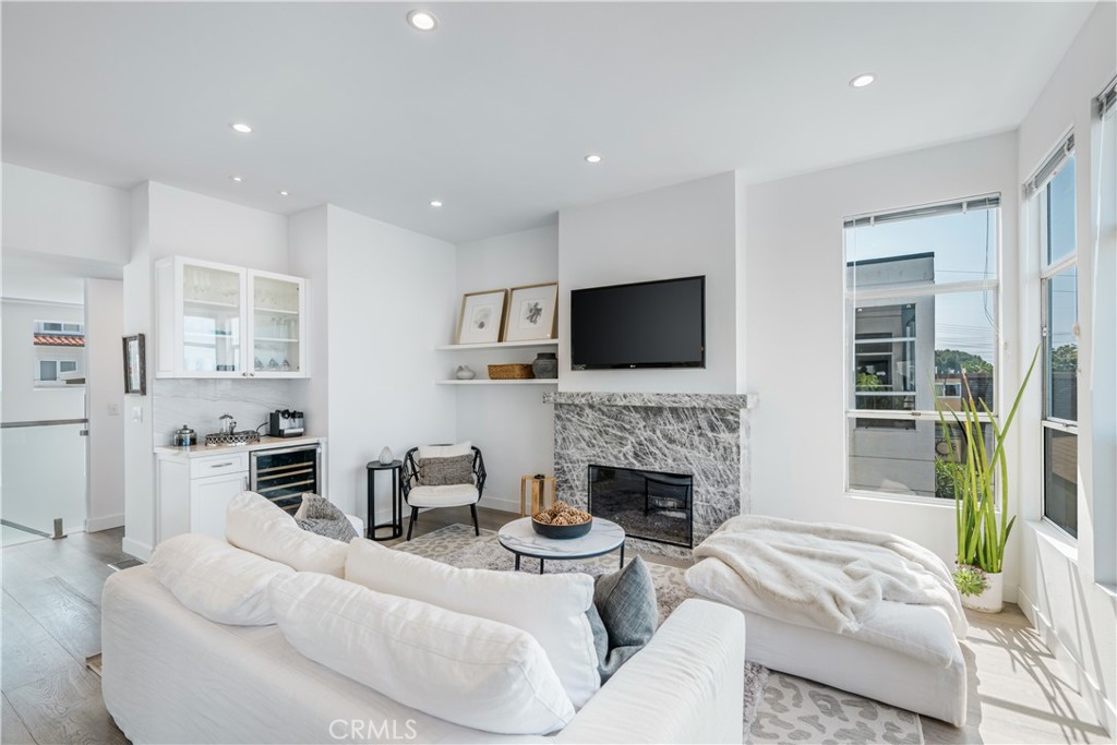 647 1st Place Property Photo 15