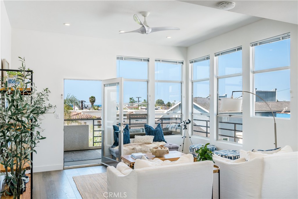 647 1st Place Property Photo 19