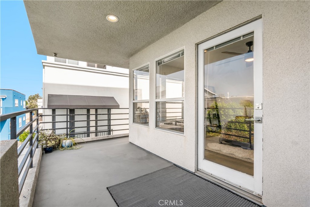 647 1st Place Property Photo 29