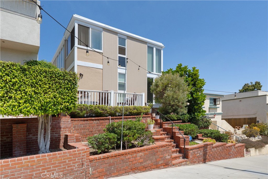409 16th Street Property Photo 2