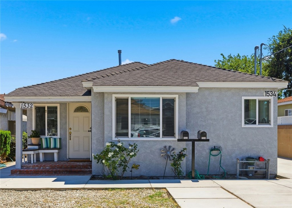 1532 W 221st Street Property Photo 1