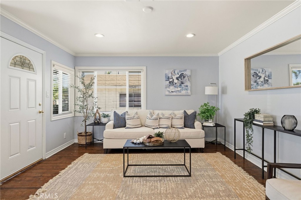 1532 W 221st Street Property Photo 6