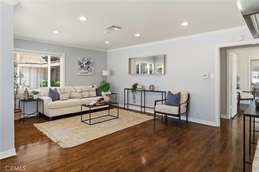 1532 W 221st Street Property Photo 10