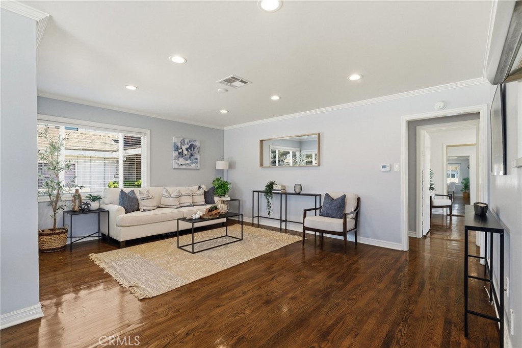 1532 W 221st Street Property Photo 17