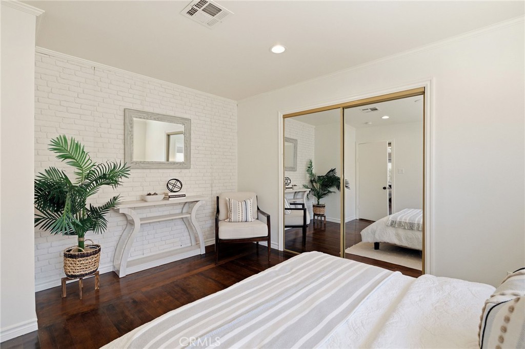 1532 W 221st Street Property Photo 19