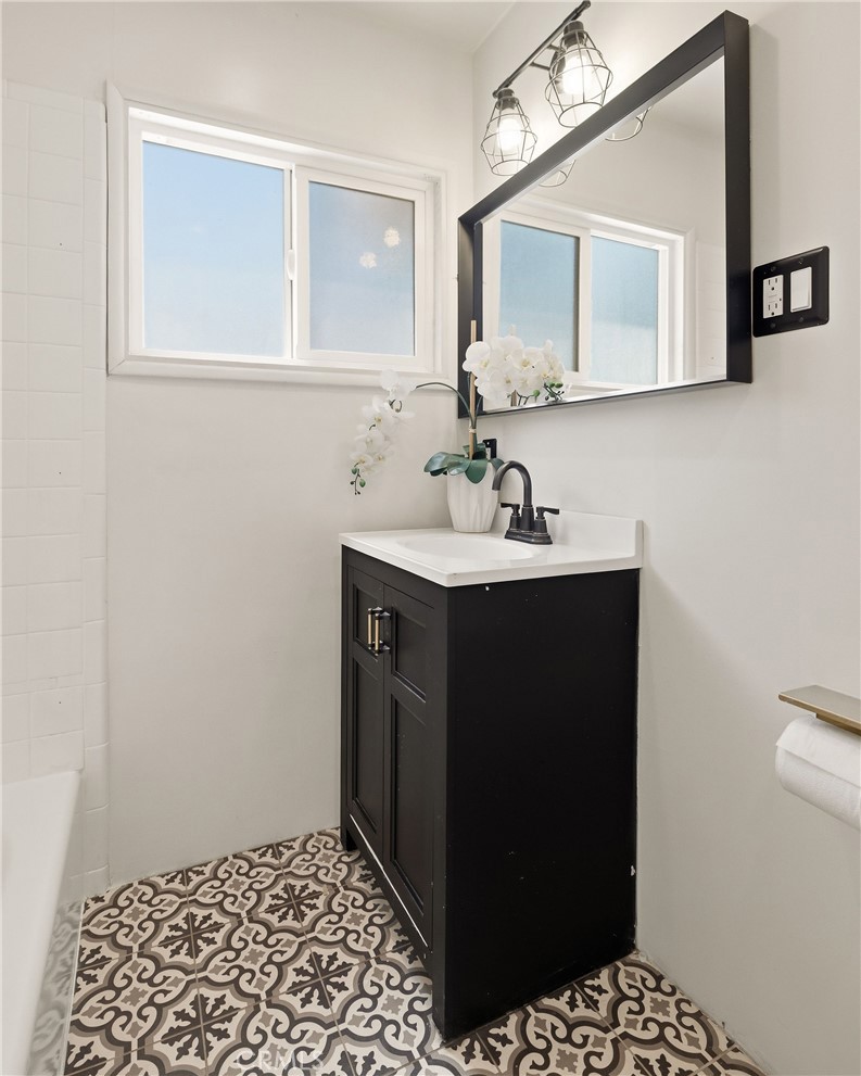1532 W 221st Street Property Photo 22