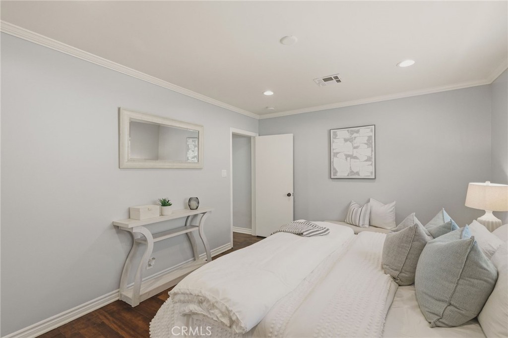 1532 W 221st Street Property Photo 27