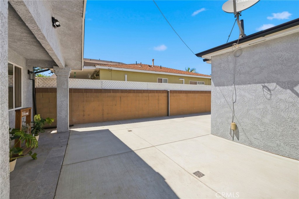 1532 W 221st Street Property Photo 34