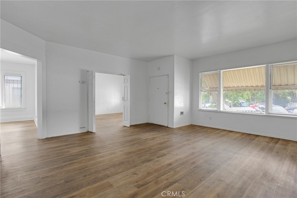 531 W 5th Street Property Photo 9