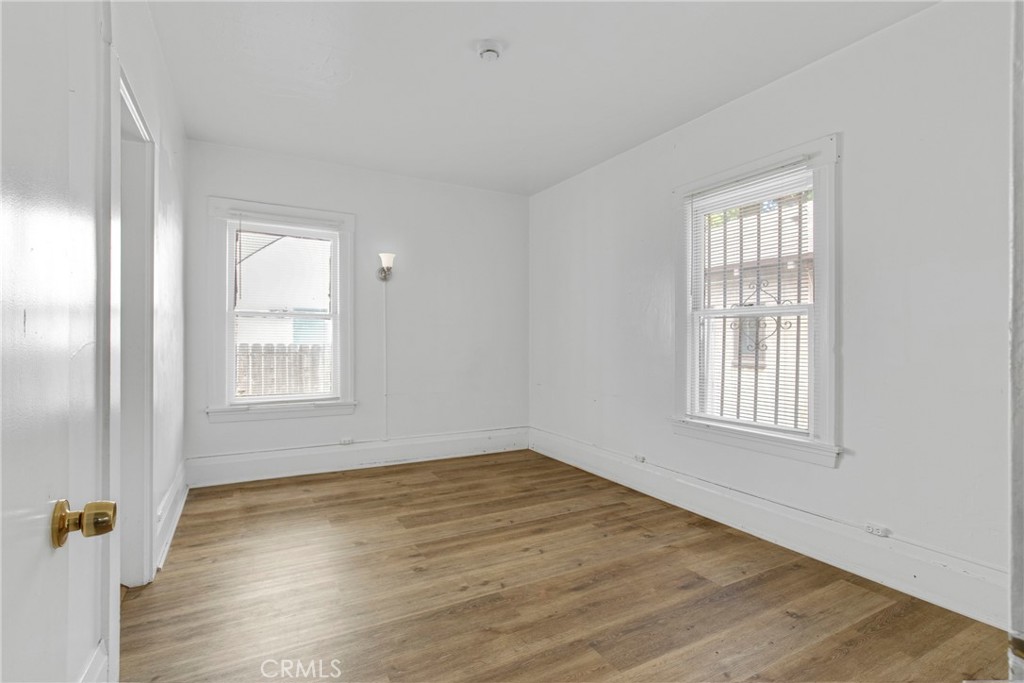 531 W 5th Street Property Photo 15