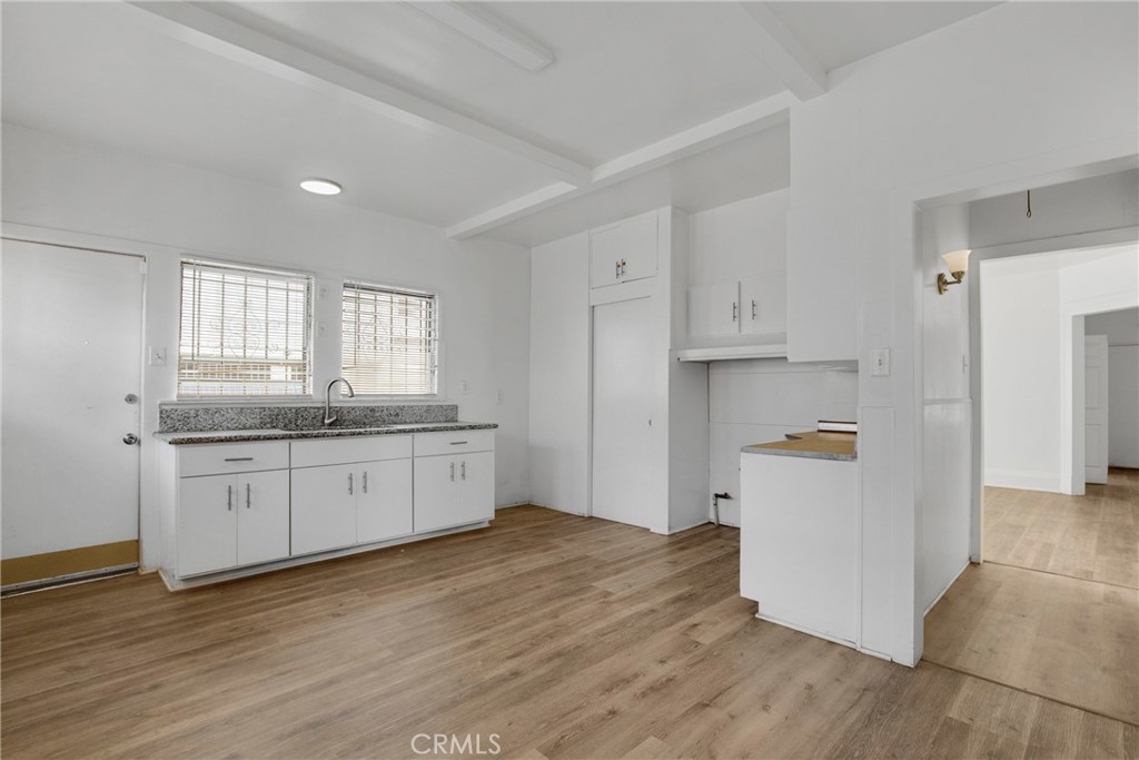 531 W 5th Street Property Photo 16