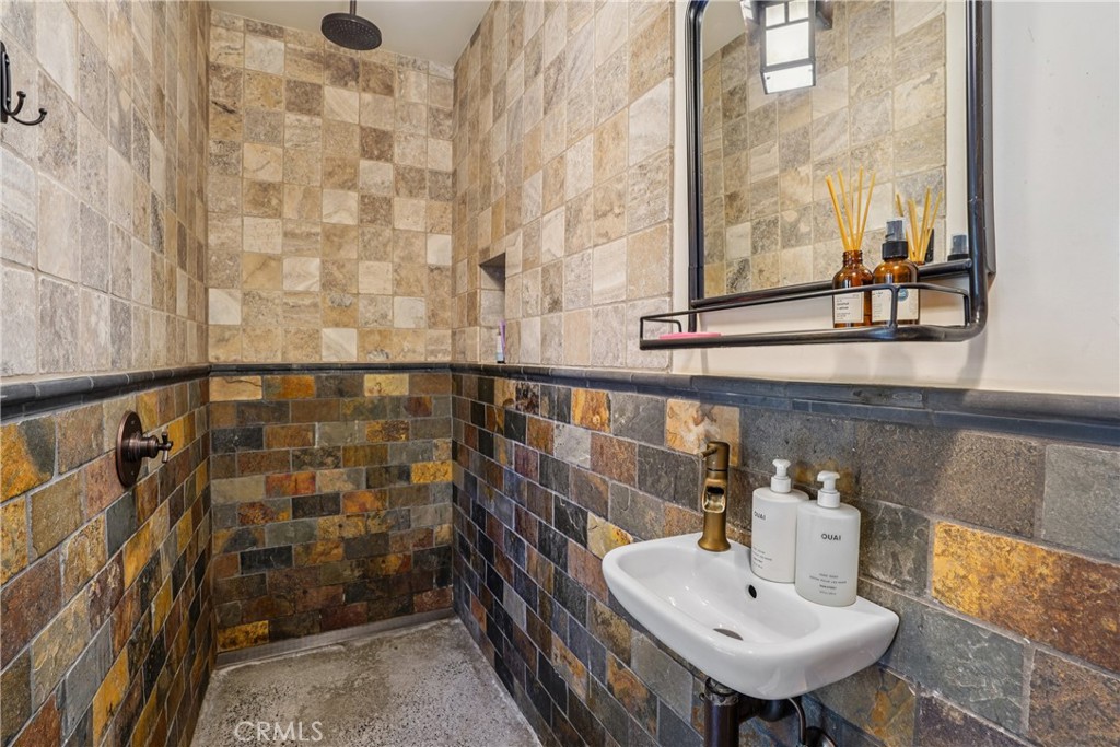 1732 N Poinsettia Avenue Property Photo 38