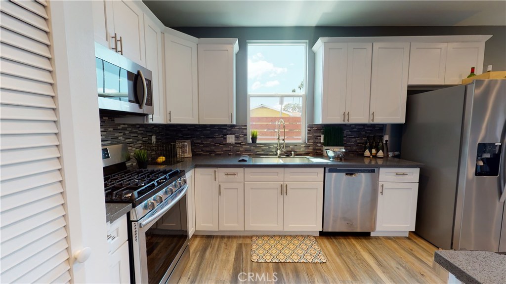 1939 W 36th Place Property Photo 15