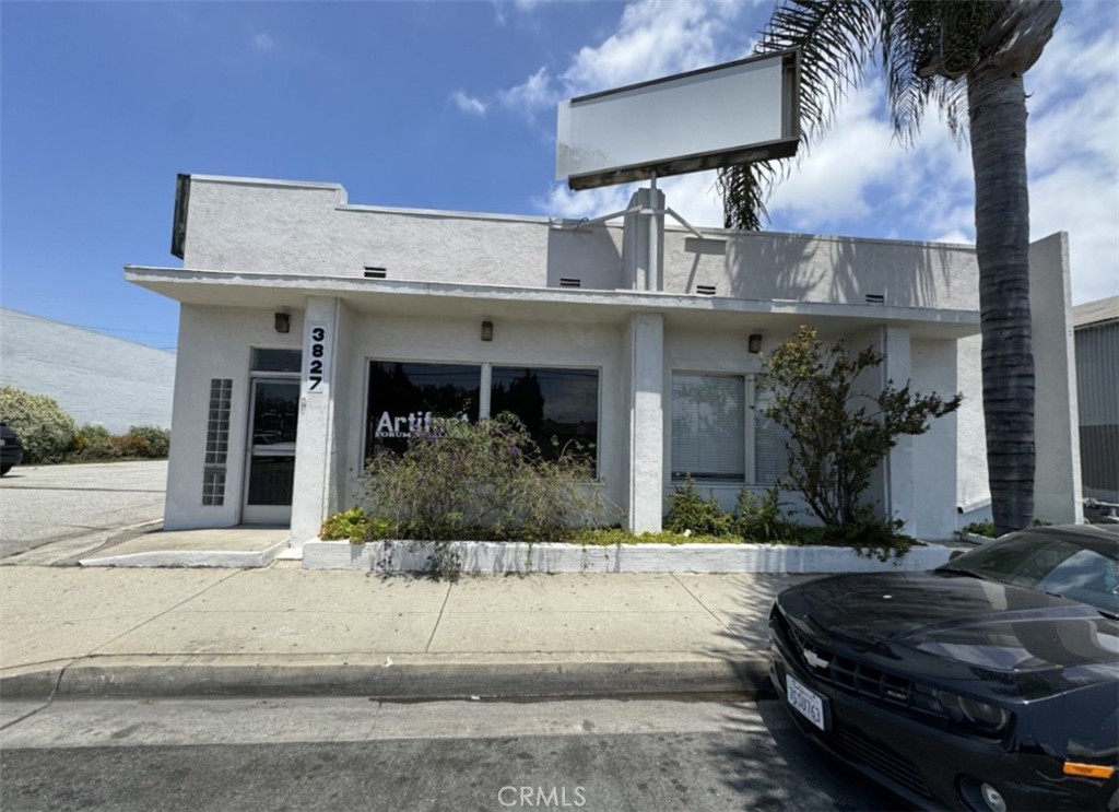 3827 W Rosecrans Property Photo 1