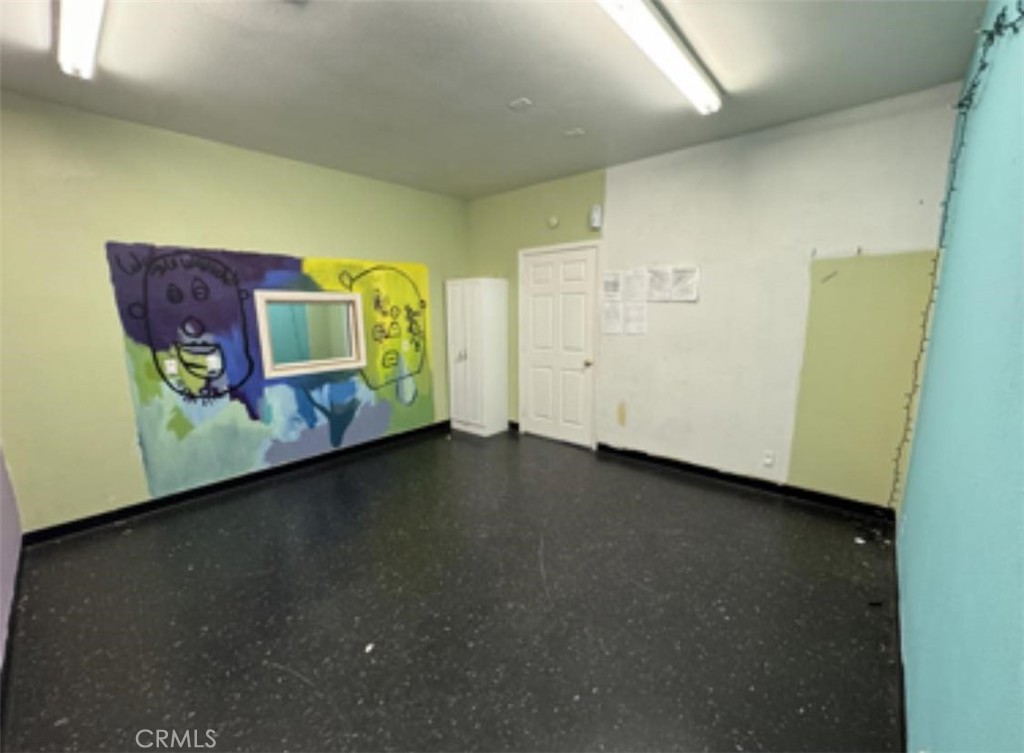 3827 W Rosecrans Property Photo 8