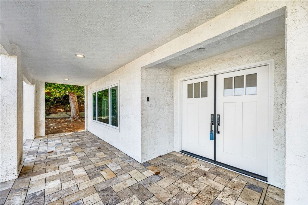 29815 Knoll View Drive Property Photo 6
