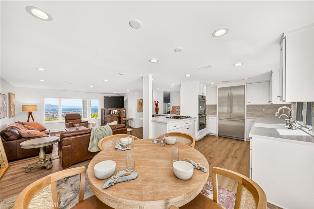 29815 Knoll View Drive Property Photo 8
