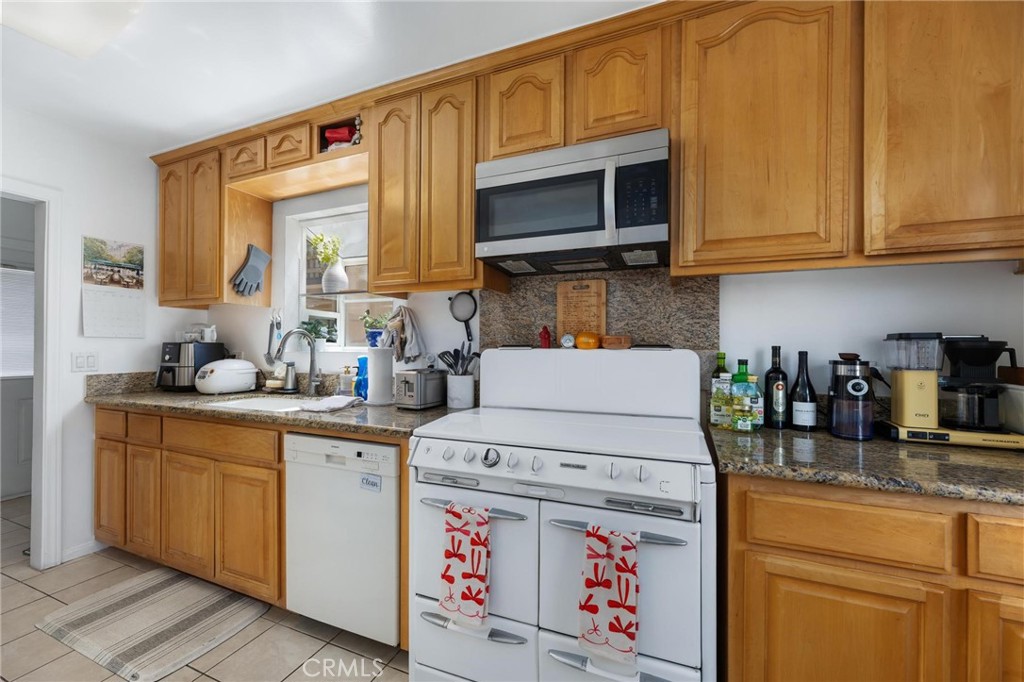 240 Hampton Drive Property Photo 29