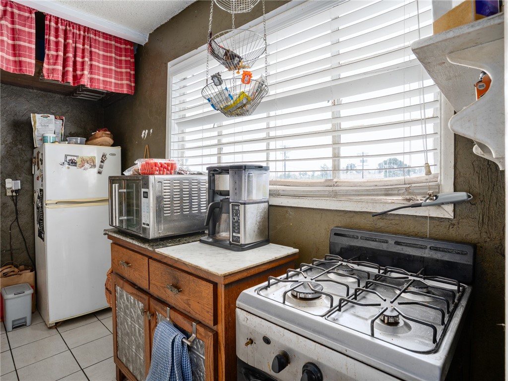 25828 President Property Photo 5