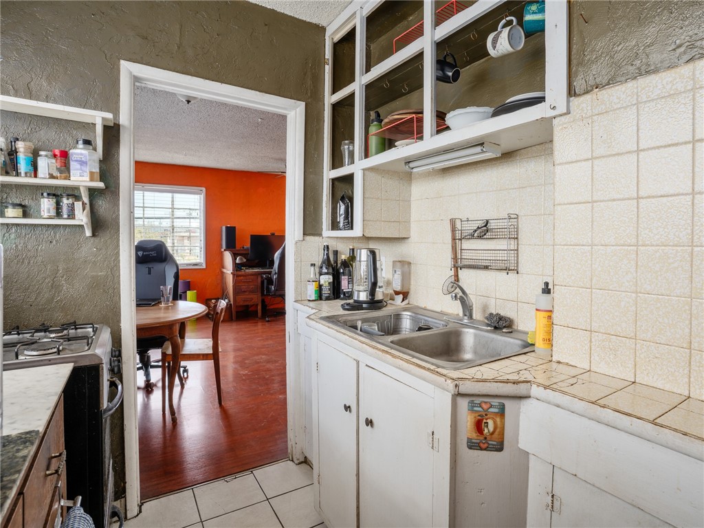 25828 President Property Photo 6