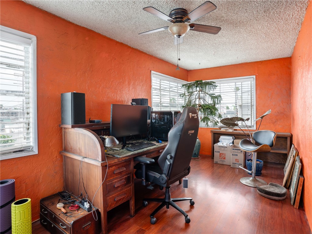 25828 President Property Photo 8