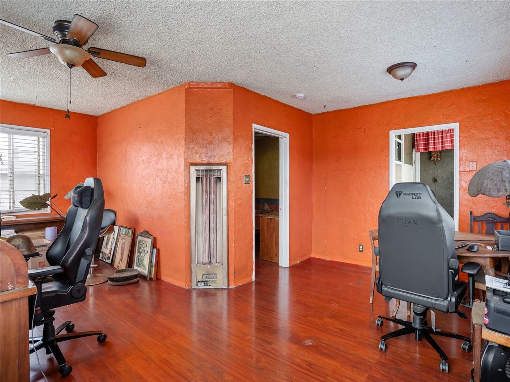 25828 President Property Photo 9