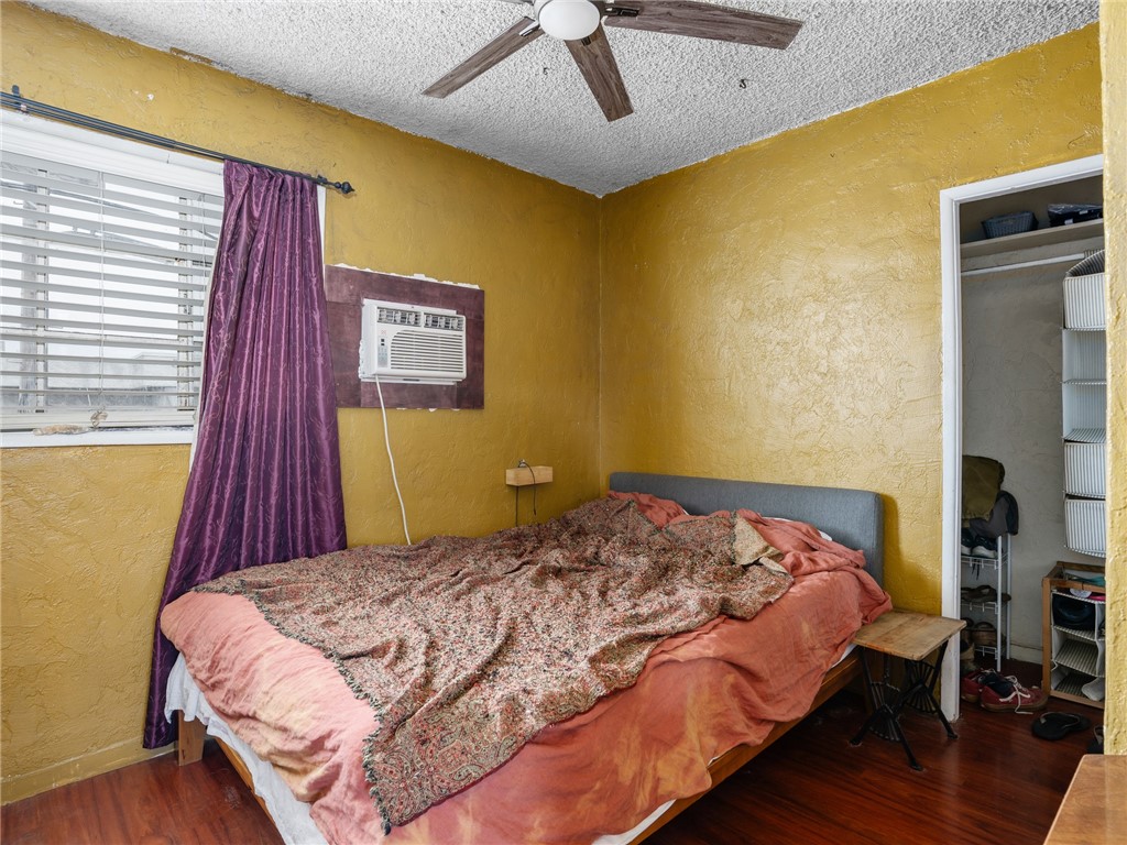 25828 President Property Photo 10