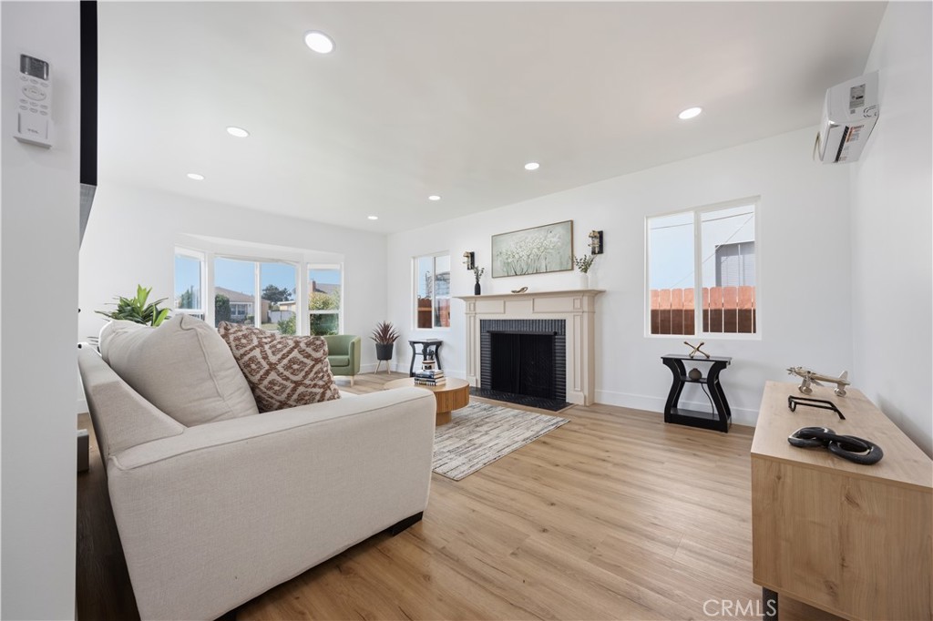 733 W 108th Street Property Photo 11