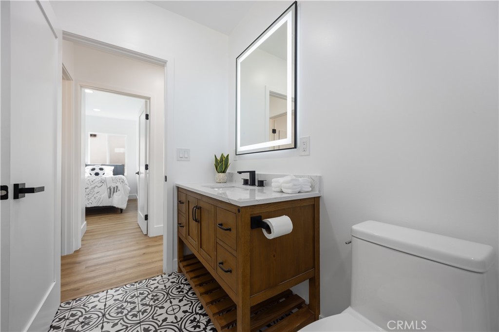 733 W 108th Street Property Photo 18
