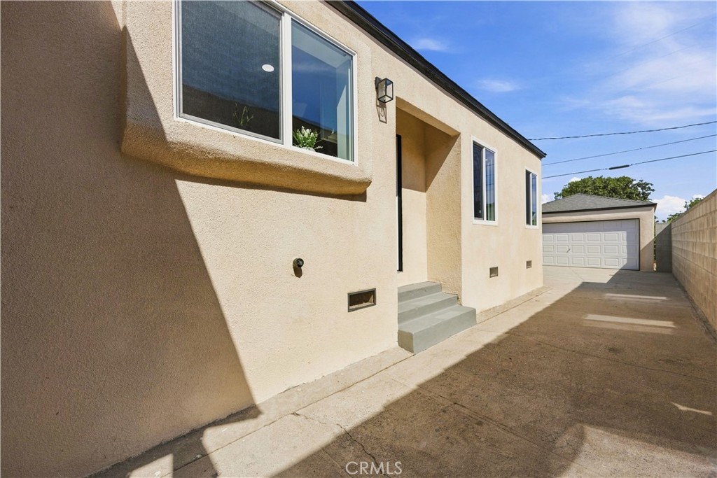 733 W 108th Street Property Photo 33