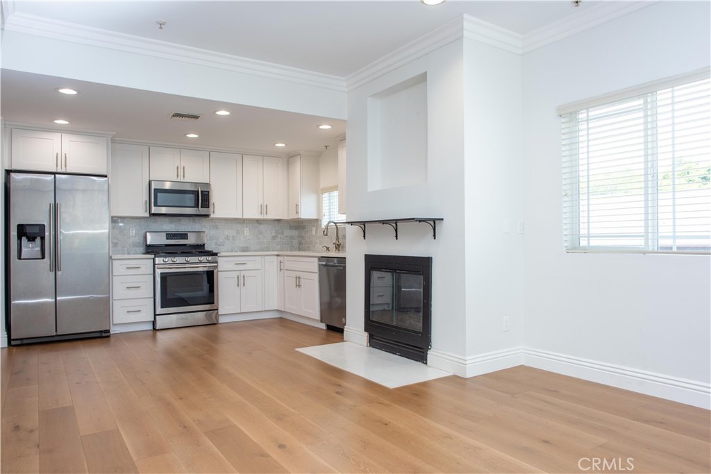815 S Harvard Boulevard 201 Property Photo 2